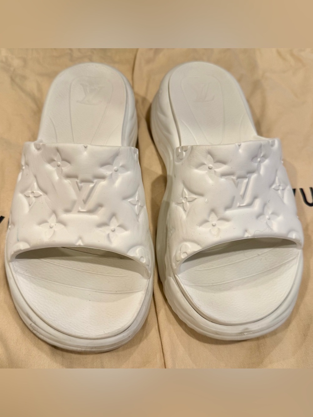 Louis Vuitton Pool 55 Comfort Mule White Monogram Size 39 EUC